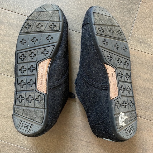 Women’s TOMS Sneakers *lined* - Picture 4 of 4